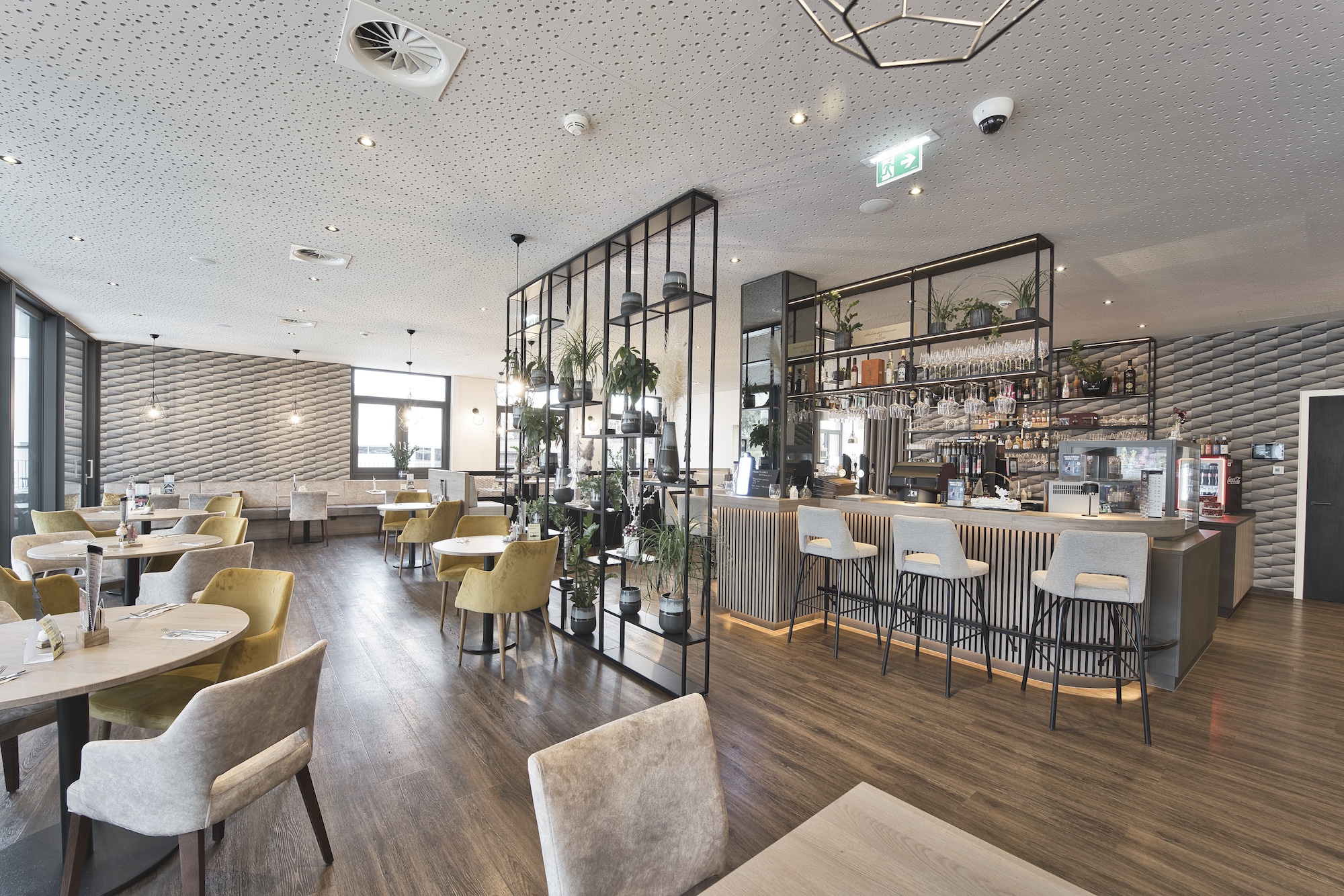 bildstadt Architekturfotografie – Greenfinance – Innenaufnahme Cafeteria Sitzbereich